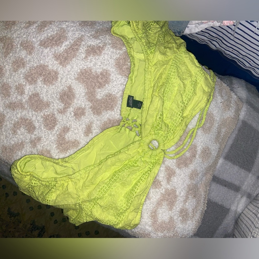 Cropped Bright green eyelet shirt